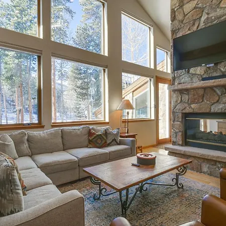 Breck Escape With Hot Tub And Nearby Ski Access!